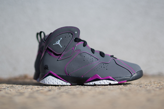 Air Jordan 7 GS Valentines Day