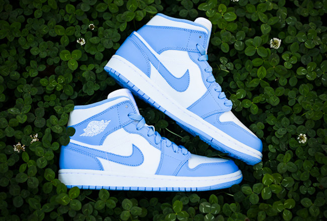 Air Jordan 1 "UNC" (2013)