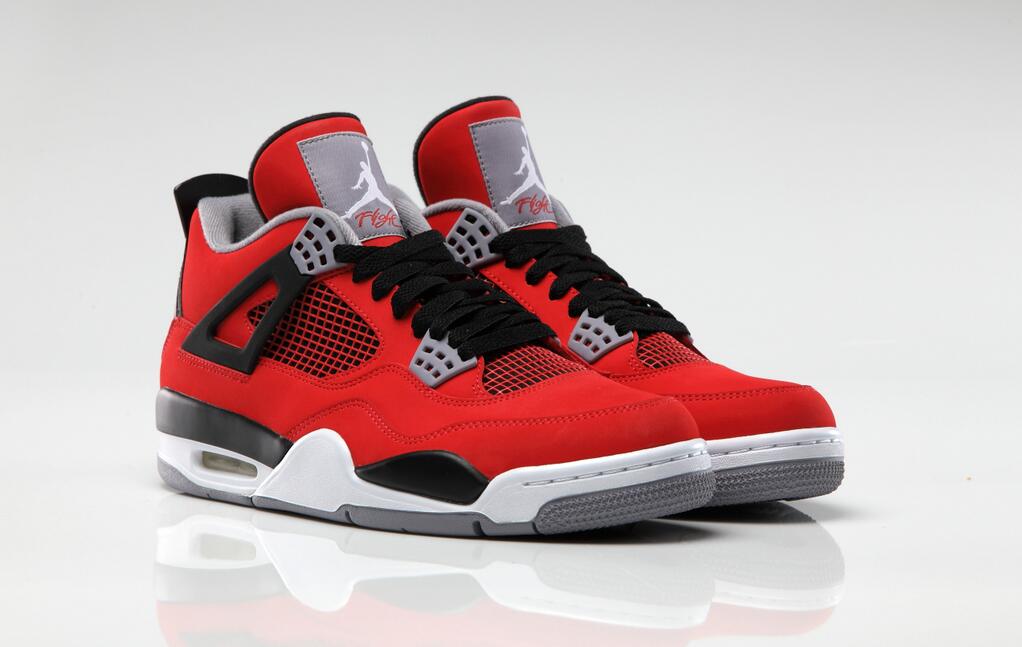Air Jordan 4 Toro