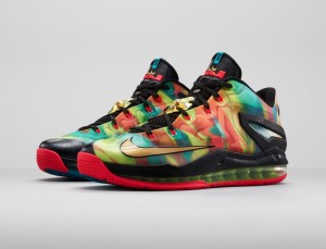 Lebron-Hunt_Low_3qtrPair_30047_FB-800x613