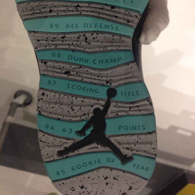 air-jordan-10-lady-liberty-2015-retro-2