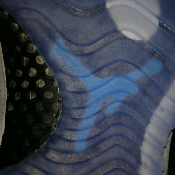 air-jordan-11-pantone-2-580x580