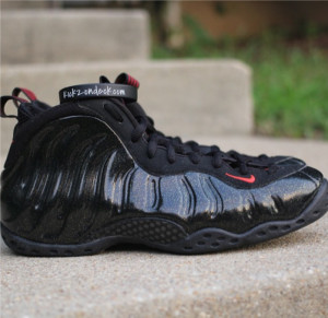 nike-air-foamposite-one-black-gold-red-sample