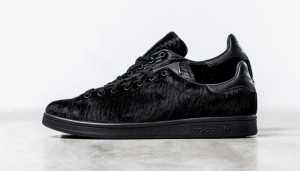 opening-ceremony-x-adidas-originals-stan-smith-black-pony-hair-01-960x640-700x400