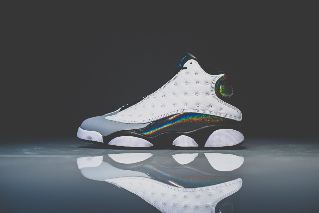 air-jordan-13-retro-white-tropical-teal-hologram-1