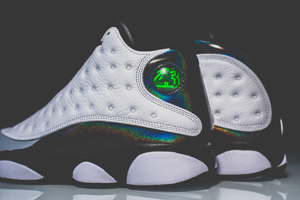 air-jordan-13-retro-white-tropical-teal-hologram-2