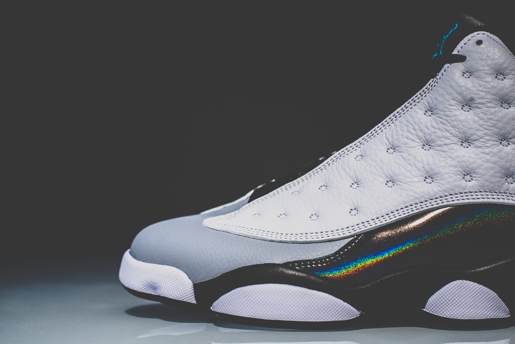 air-jordan-13-retro-white-tropical-teal-hologram-4