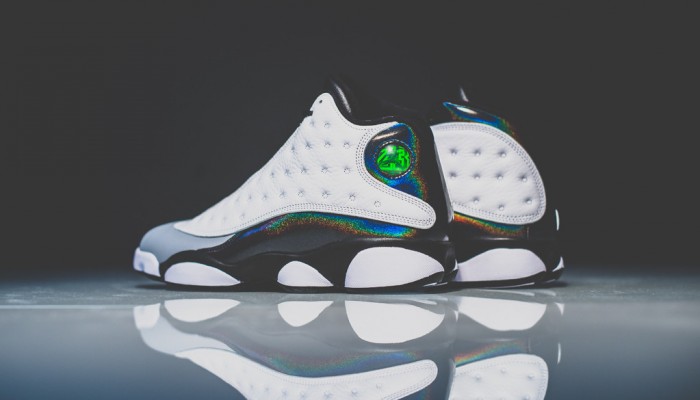 air-jordan-13-retro-white-tropical-teal-hologram-700x400