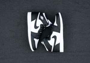 black-white-air-jordan-1-og-3