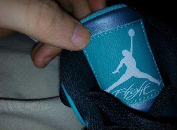 air-jordan-4-teal-detailed-look-03
