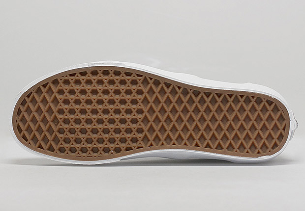 vans-slip-on-iridescent-patent-leather-5