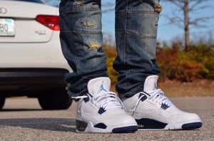 New-Images-of-The-Air-Jordan-4-Columbia-2