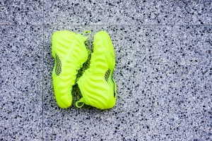 Nike_Air_Foamposite_Pro_-_Volt-Black_624041_700_Sneaker_Politics_5_1024x1024