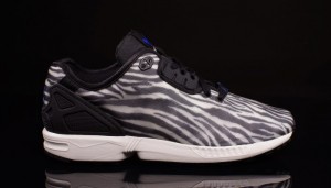 adidas-zx-flux-decon-zebra-700x400