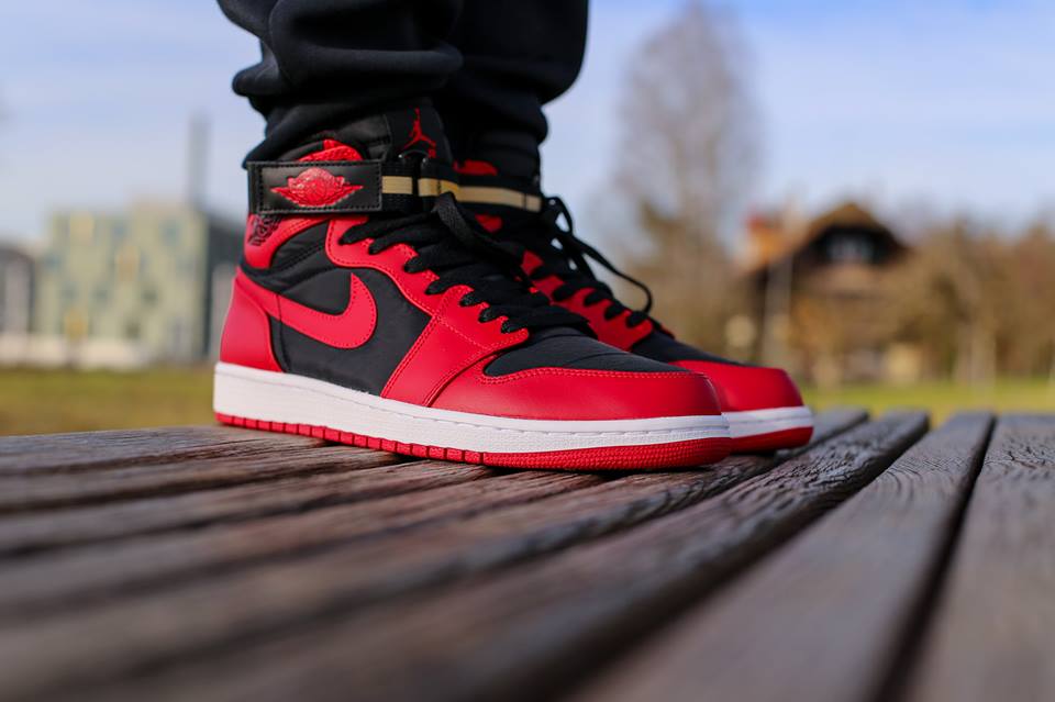 air-jordan-1-high-strap-bred-2
