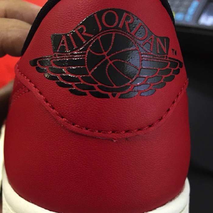 air-jordan-1-low-bred-2015-2