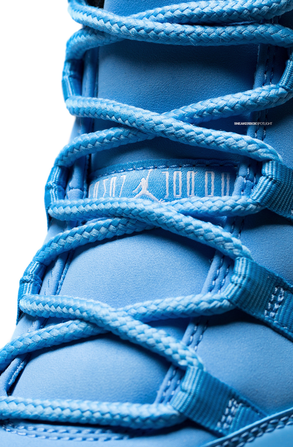 air-jordan-11-ultimate-gift-flight-pantone-10
