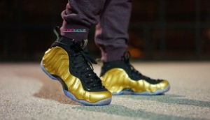 nike-air-foamposite-one-gold-on-feet-photos-11