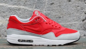 nike-air-max-1-daring-red-700x400