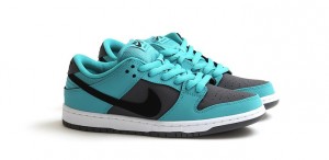 nike-sb-dunk-low-dusty-cactus-black-dark-grey