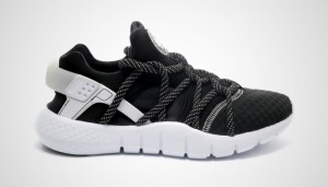 nike-air-huarache-nm-black-white-700x400