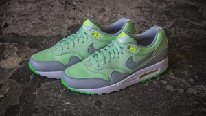 nike-air-max-1-vapor-green-mist-grey-1-681x385