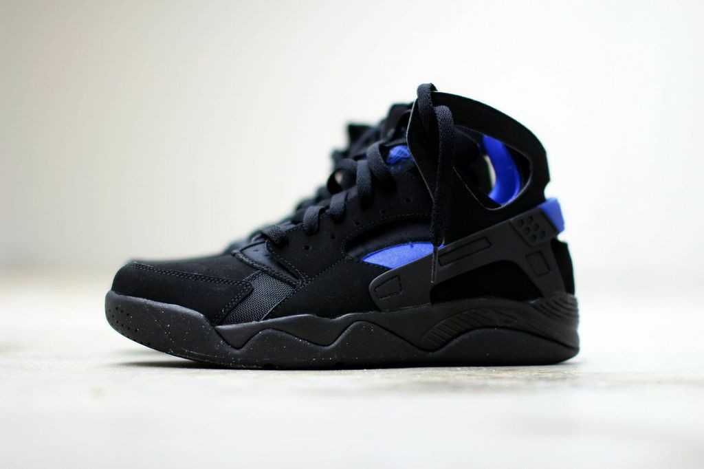 Nike Air Flight Huarache Black / Lyon Blue